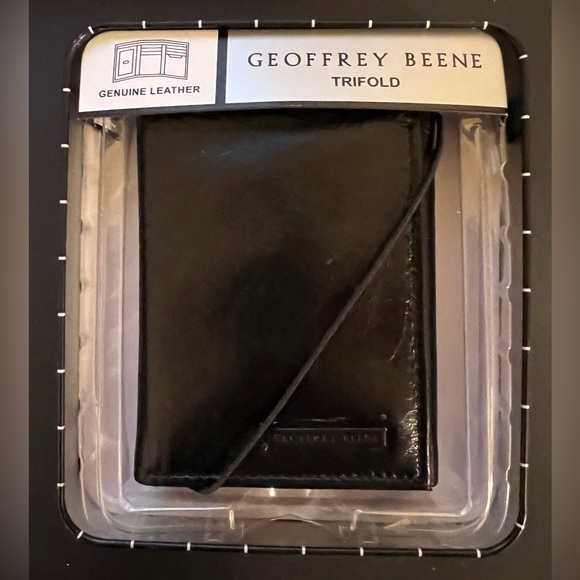 Geoffrey Beene tri-fold leather wallet NWT & in box - Picture 3 of 8